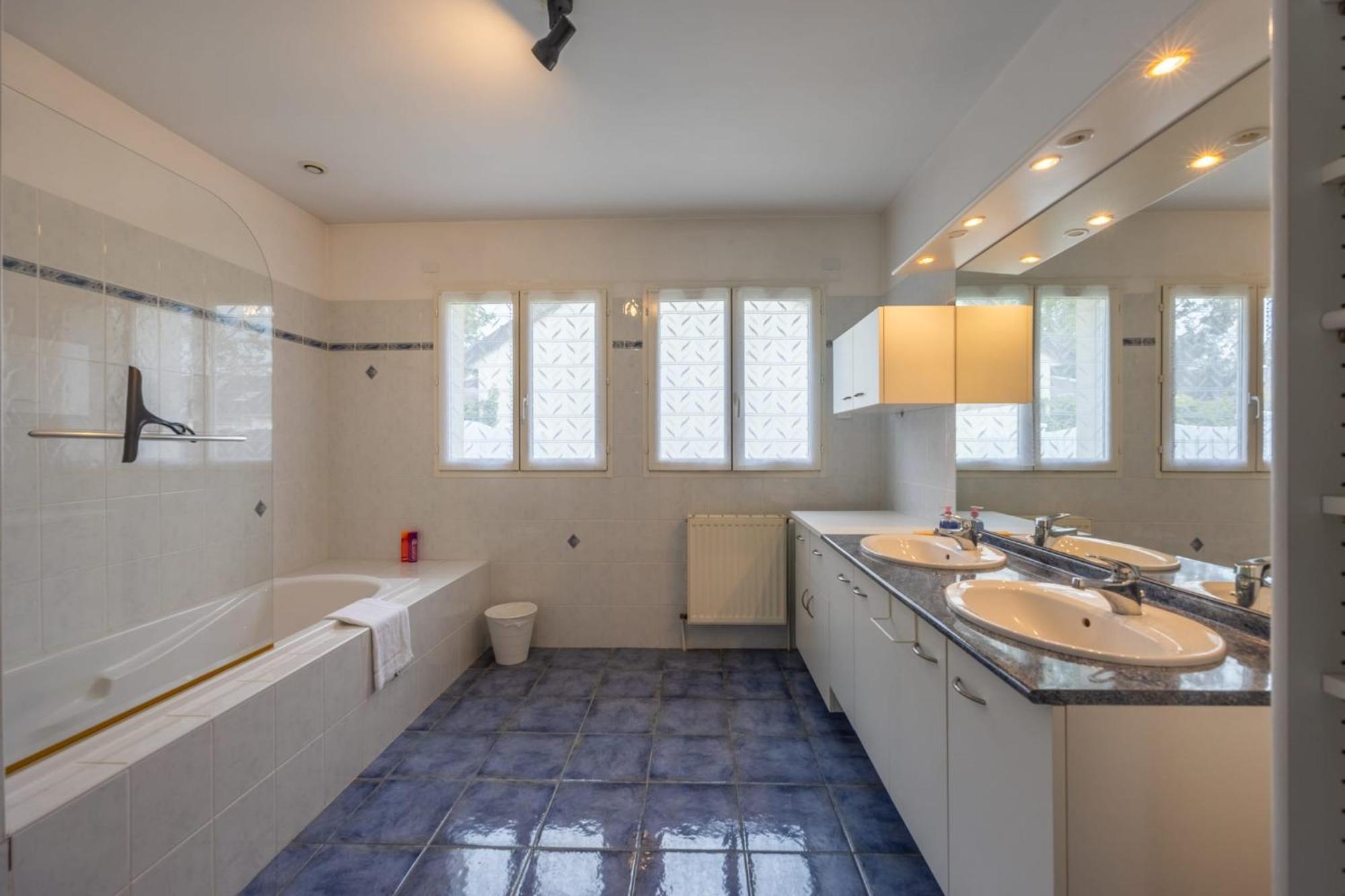 Le Nest Quiet House In City Center 贝叶 外观 照片